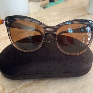 Tom Ford Women's glasses frame- Black and Brown, needs new lenses